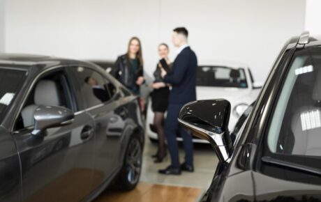 Ventajas de comprar un coche de segunda mano en un concesionario y no a un particular